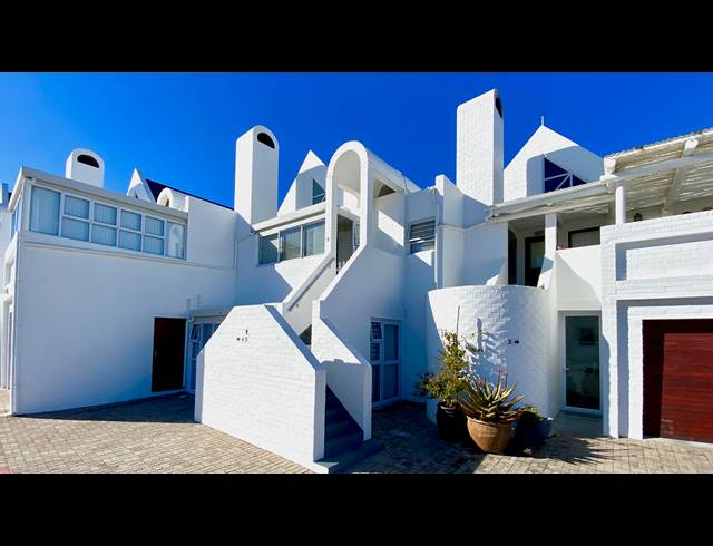 2 BEDROOM APARTMENT FOR SALE IN DWARSKERSBOS